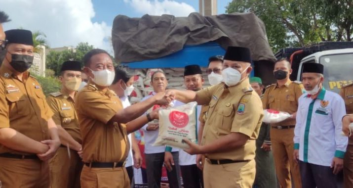 Bersama Baznas, Pemkab Lampung Selatan Salurkan Bantuan Zakat Fitrah 10 Ton Beras