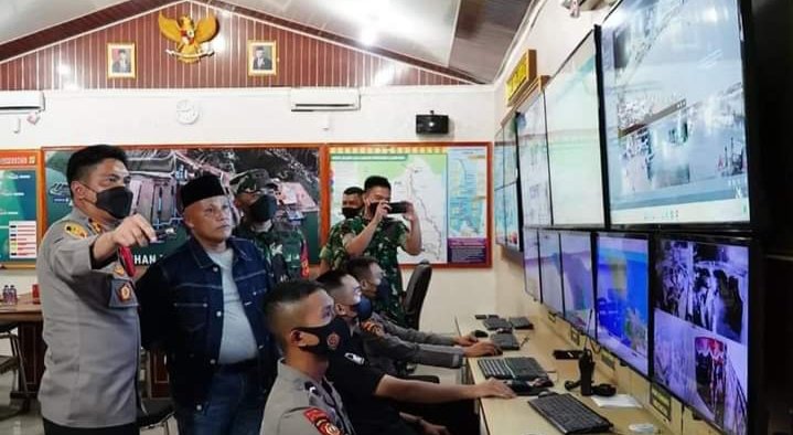 Tinjau Kesiapan dan Keamanan Malam Takbiran dan Lebaran 1443 H Bupati Nanang Patroli ke Sejumlah Pos