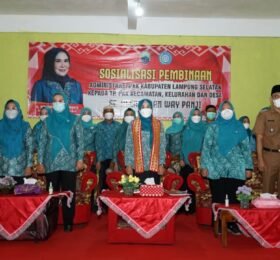 Buka Pembinaan Tim Penggerak PKK Kecamatan dan Desa, Winarni Minta Program PKK Dukung Kemajuan Desa