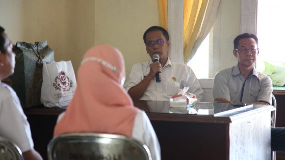 Kadis Kominfo Lamsel Lepas Sekdinnya Pensiun