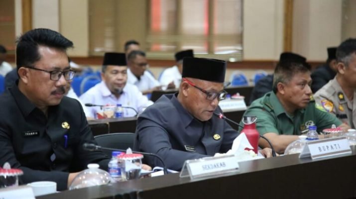 Rapat Paripurna, Bupati Lampung Selatan Nanang Ermanto Sampaikan Raperda Tahun 2023