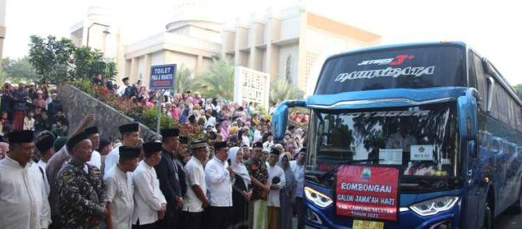 Sekda Thamrin Lepas Keberangkatan 427 Calon Jemaah Haji Asal Lamsel Tahun 2023 Menuju Tanah Suci