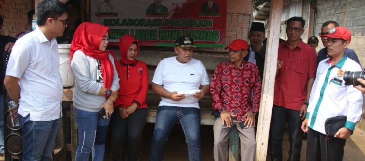 Bupati Nanang Bersama Baznas Serahkan Bantuan RTLH Kepada Masyarakat Jati Agung
