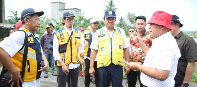 Bupati Nanang Tinjau Saluran Irigasi Yang Akan Di Normalisasi Di Bandar Agung