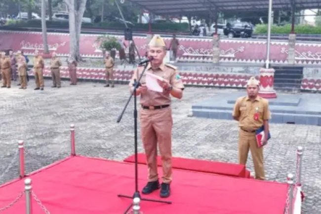 Pimpin Apel Mingguan, Plt Asisten Adum Kembali Ingatkan Disiplin Pegawai