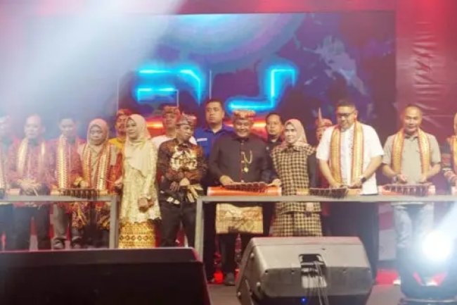 KPU Lampung Selatan Luncurkan Pilkada 2024, Hadirkan Band Tipe-X