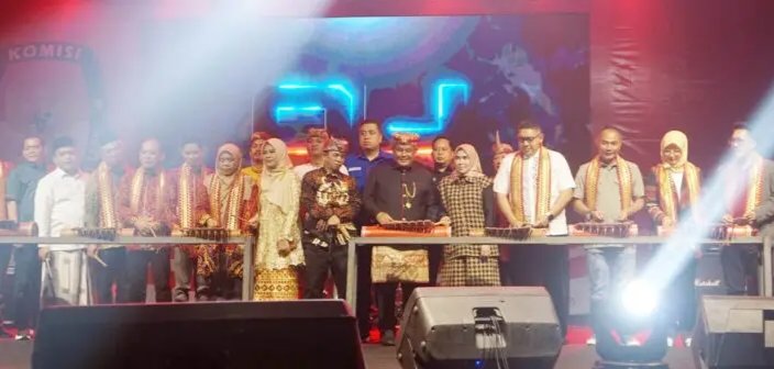 KPU Lampung Selatan Luncurkan Pilkada 2024, Hadirkan Band Tipe-X
