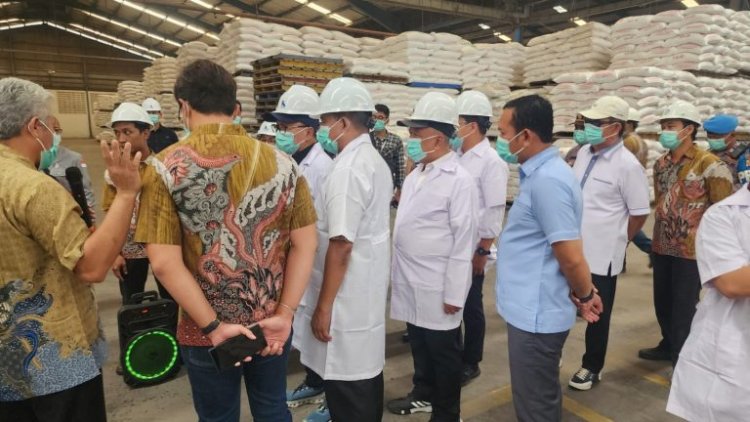 Wakil Ketua DPRD Lamsel Agus Sartono Dampingi Mendag Tinjau PT Charoen Pokphand Feedmill