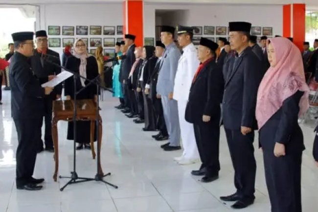 Sekda Thamrin Lantik 13 Pejabat Sruktural Eselon II, III dan IV di Lingkup Pemkab Lampung Selatan