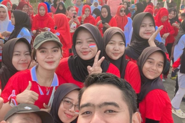 Dalam  Rangka HUT RI Ke-79 Lingkungan 06 Sukajaya Mengadakan Jalan Sehat