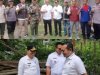 Anggota DPRD dan Dinsos Lamsel Terjun Bantu Korban Angin Puting Beliung