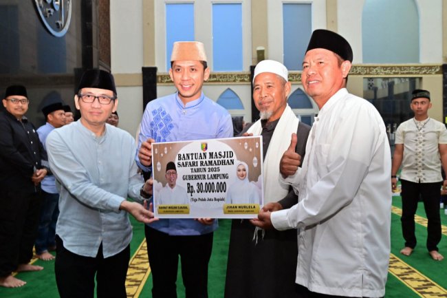Tim Pemprov Lampung Safari Ramadan ke Masjid Agung Kalianda