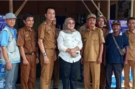Ketua Komisi III DPRD Lampung Selatan Yuti Rahmayanti Siap Kawal Aspirasi Masyarakay Tekait Pembangunan Jalan Desa Tanjungsari Palas