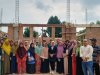Erma Yusneli Salurkan Bantuan Pembangunan Masjid di Branti, Ajak Masyarakat Gandengan Tangan Untuk Kebaikan