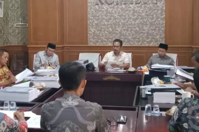 Rapat Kerja dengan DPRD Lampung Selatan, RKA Perubahan APBD 2026 Pada DPMPTSP Kabupaten Lampung Selatan Turun 1,43 Persen