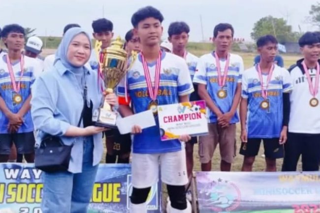 Mini Soccer League Way Muli Ditutup, Wakil Ketua III DPRD Lampung Selatan Bella Jayanti Beri Apresiasi dan Beri Bonus Hadiah